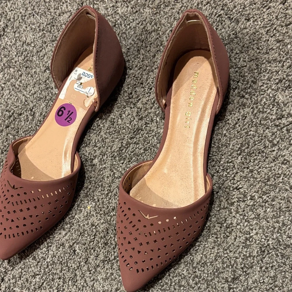 Madden Girl Two-Tone Ballet Flats in Beige and Black - Picture 2 of 6